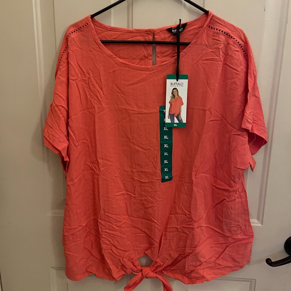 Woman’s NWT Size XL Top